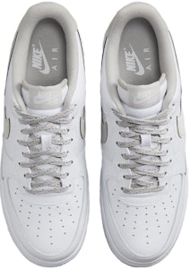 耐克空军一号低帮“反光勾” FV0388-100 Shop 耐克空军一号低帮“反光勾” FV0388-100