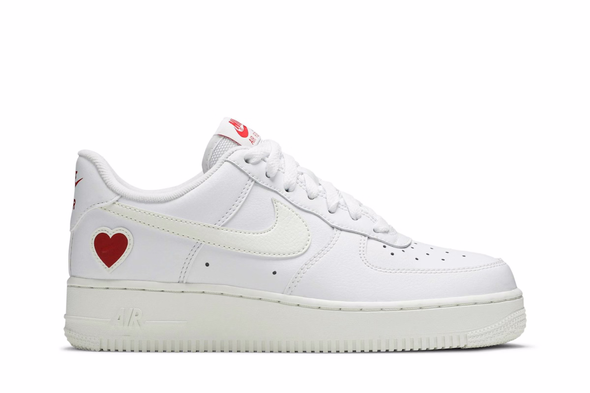 Nike Air Force 1 Low 'Valentine's Day' DD7117-100