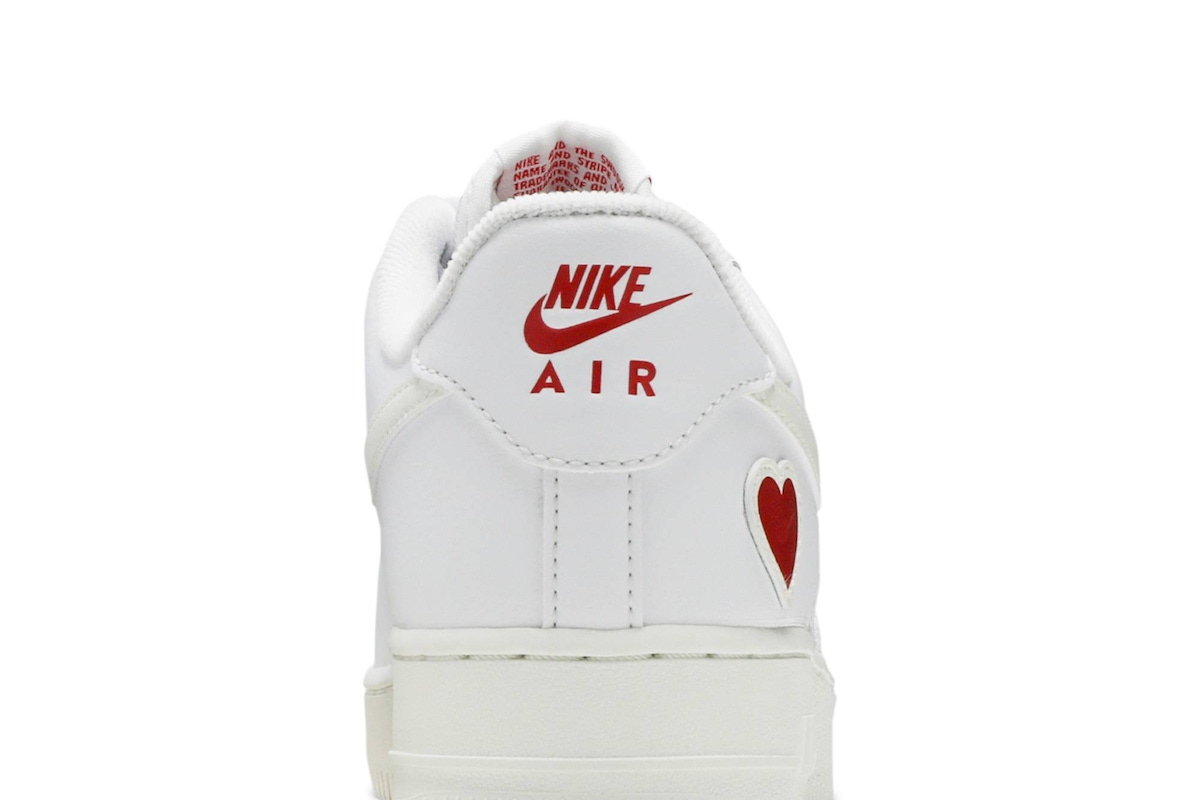 Nike Air Force 1 Low 'Valentine's Day' DD7117-100