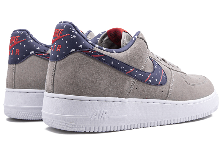 Shop 耐吉空军一号低筒'A月球登陆' AQ0556-200