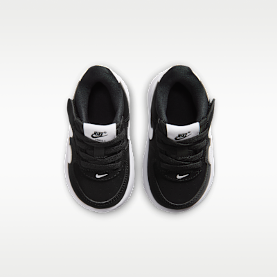 Shop Nike Air Force 1 Low Facile à Enfiler Noir/Blanc IR1304-001
