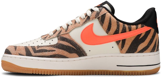 ナイキ エアフォース1 'ダクタリストライプ' プレミアム DJ6192-100 Lookbook ナイキ エアフォース1 'ダクタリストライプ' プレミアム DJ6192-100