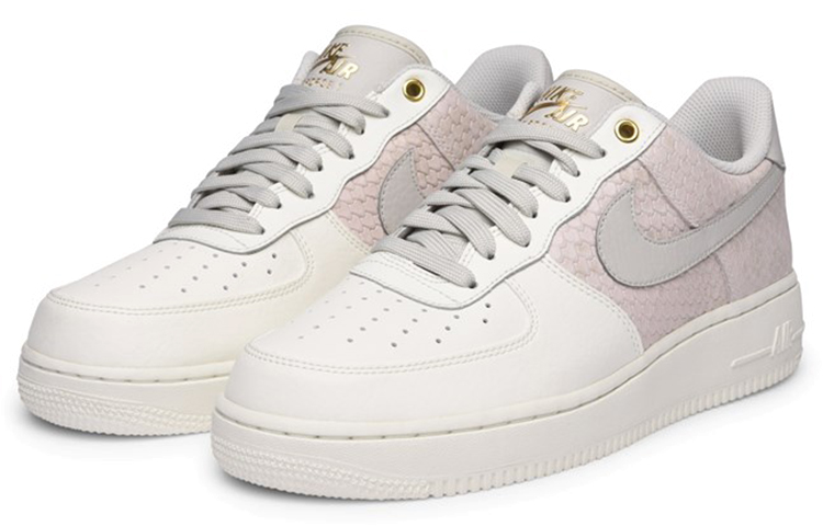 Lookbook Nike Air Force 1 Low Sail Light Bone Oro Metálico 823511-100