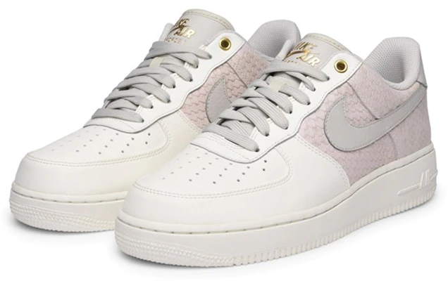 Nike Air Force 1 Low Sail Light Bone Oro Metálico 823511-100 Lookbook Nike Air Force 1 Low Sail Light Bone Oro Metálico 823511-100