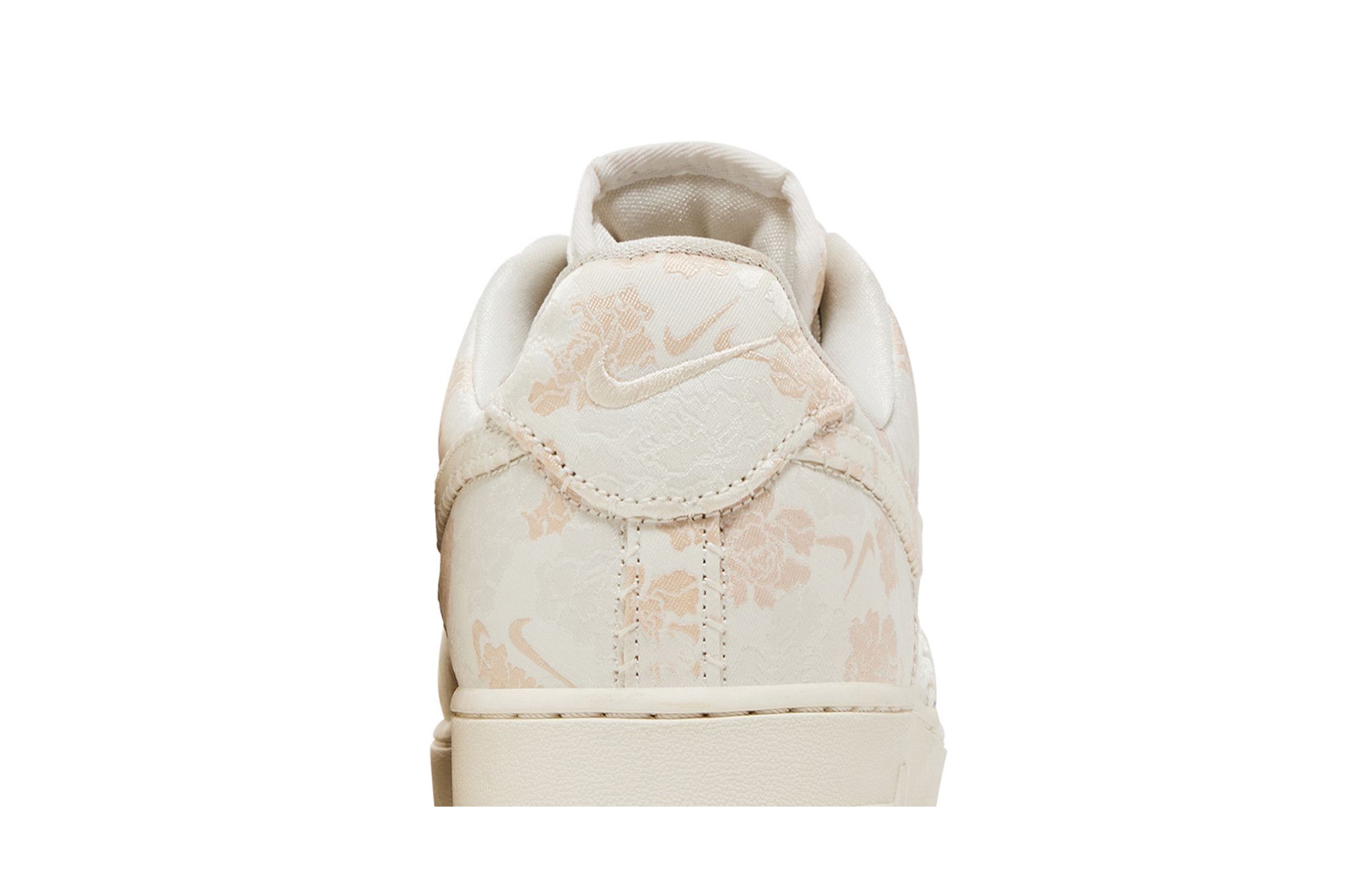 Sizing 耐克空军一号低帮缎面花卉淡象牙白 AT4144-100