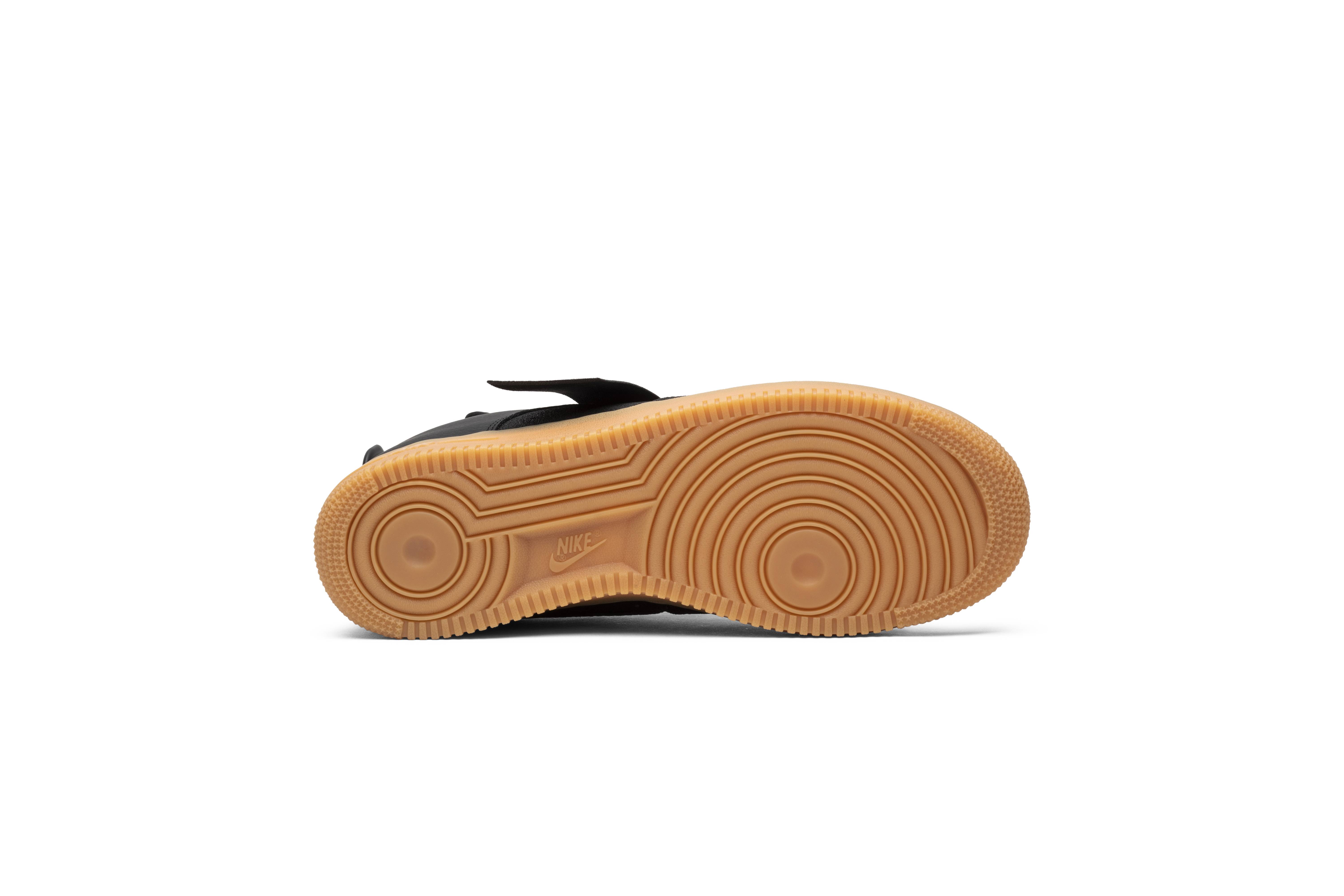 Shop 나이키 에어 포스 1 로우 유틸리티 '블랙' AO1531-002