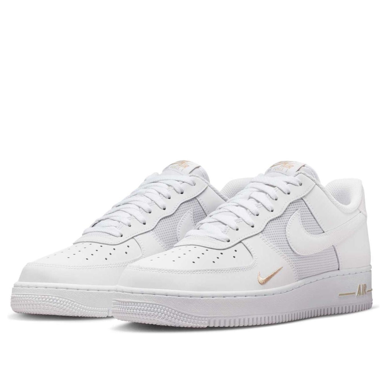 Shop Nike Air Force 1 Low Blanco Caqui Desierto Mini Swoosh IO1283-100