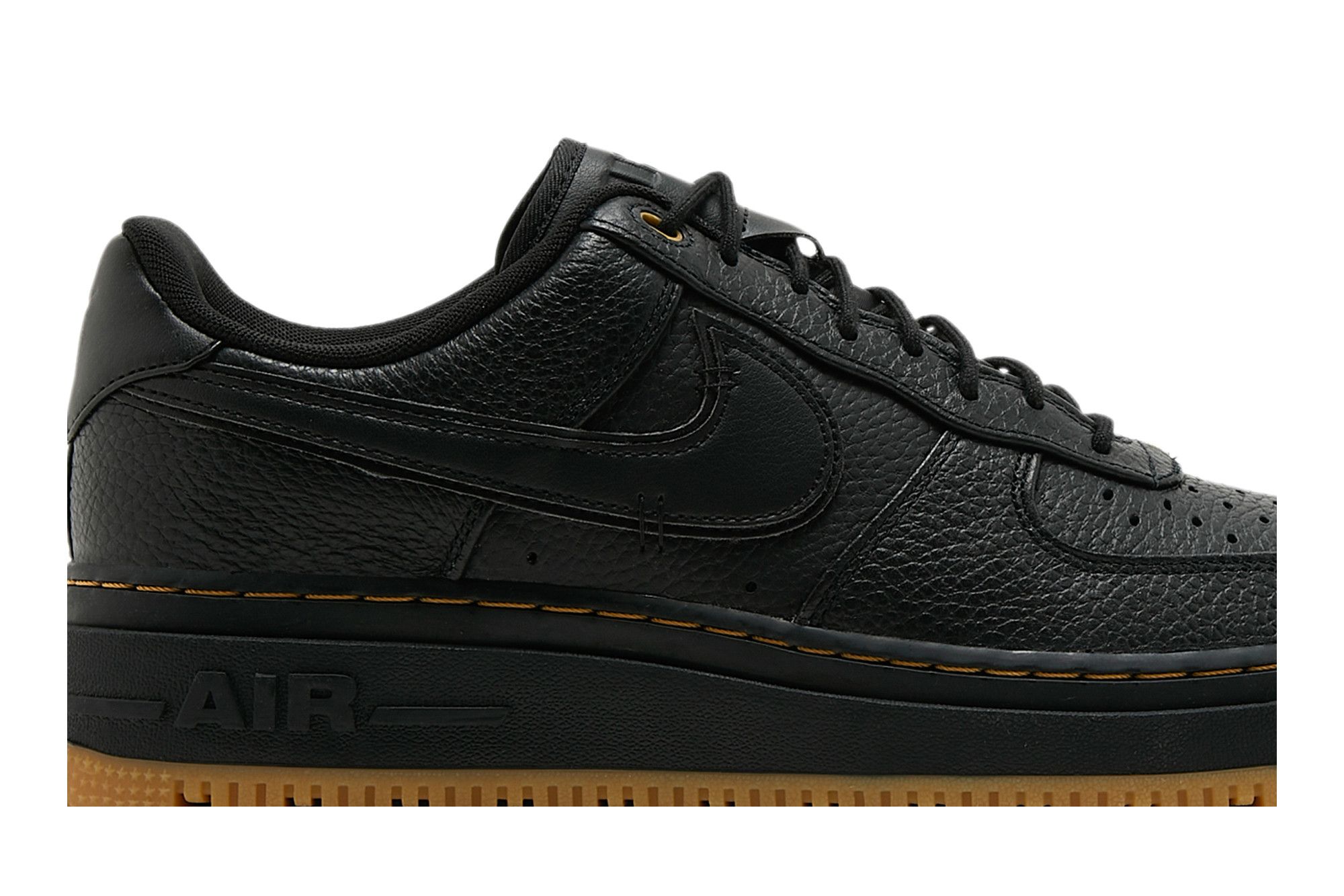 Shop Nike Air Force 1 Luxe 'Black Gum' Lelaki Kasut Sneakers DB4109-001