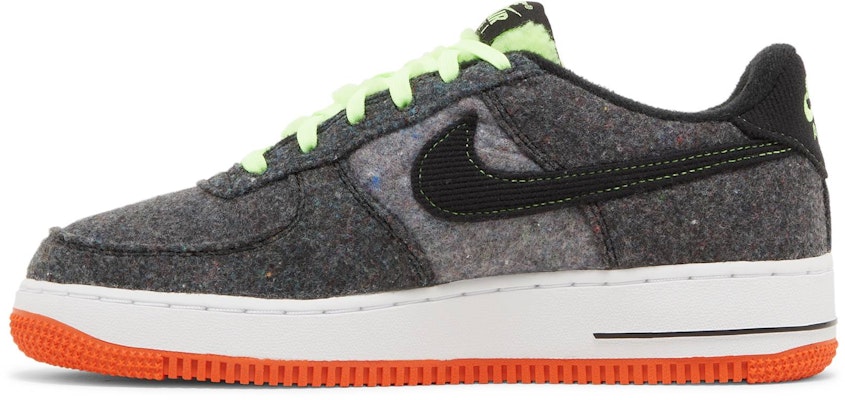 (Grade School) Nike Air Force 1 LV8 'Halloween - Spooktacular' DZ5287-001 Lookbook (Grade School) Nike Air Force 1 LV8 'Halloween - Spooktacular' DZ5287-001