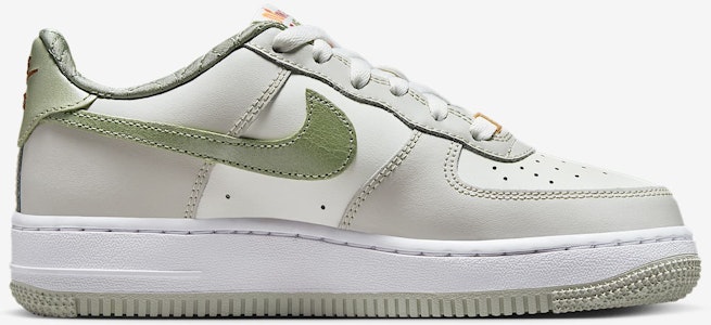 (JR) 온라인 전용 나이키 에어 포스 1 LV8 HV6000-131 Lookbook (JR) 온라인 전용 나이키 에어 포스 1 LV8 HV6000-131