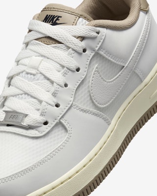 Nike Air Force 1 LV8 'Putih Summit Khaki' HF6924-100 Sizing Nike Air Force 1 LV8 'Putih Summit Khaki' HF6924-100