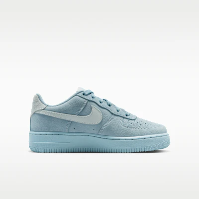 (JR) Nike Air Force 1 LV8 Biru Light Armory/Platinum Tulen IB5688-400 Lookbook (JR) Nike Air Force 1 LV8 Biru Light Armory/Platinum Tulen IB5688-400