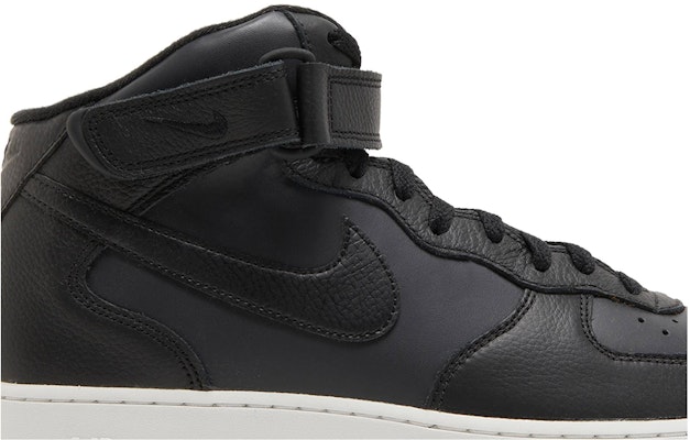 Nike Air Force 1 Mid 'Black Gum' Pria Wanita Sneakers Hitam Coklat DV7585-001 Order Nike Air Force 1 Mid 'Black Gum' Pria Wanita Sneakers Hitam Coklat DV7585-001