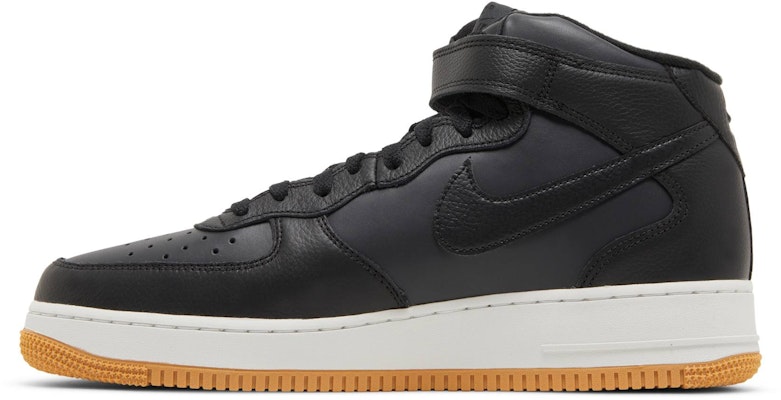 Nike Air Force 1 Mid 'Black Gum' Pria Wanita Sneakers Hitam Coklat DV7585-001 Lookbook Nike Air Force 1 Mid 'Black Gum' Pria Wanita Sneakers Hitam Coklat DV7585-001