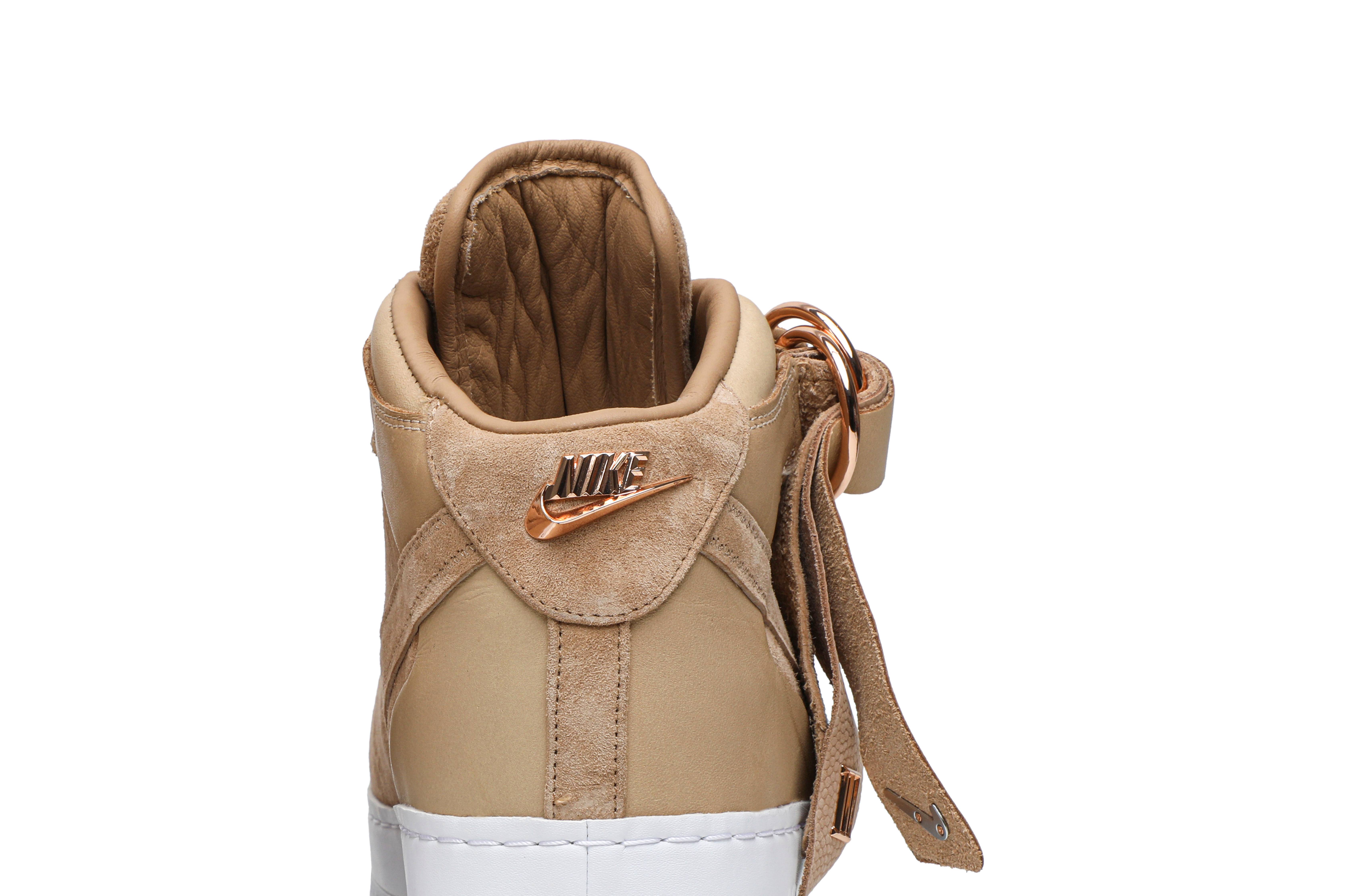 Sizing ナイキ エアフォース1 ミッド CMFT クルス AO9298-200