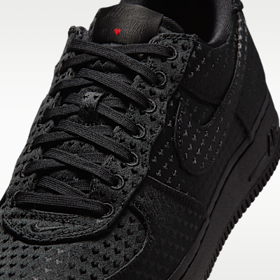 Sizing Nike Air Force 1 Retro "Valentine''s Day" Hitam/University Merah/Hitam IB6836-001