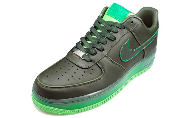 Shop ナイキ エアフォース1 スプリーム マックス エア '07 黒 316666-333