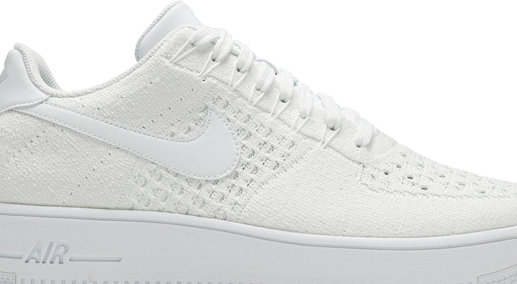 Nike air force flyknit 2025 low white
