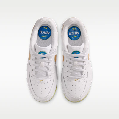 (JR) Nike Air Force 1 白色/湛藍/音速黃/金屬金 IR3538-100 Shop (JR) Nike Air Force 1 白色/湛藍/音速黃/金屬金 IR3538-100
