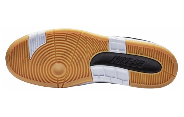 Shop ナイキ エアフォース2 ロー "ブラックガム" AO0300-001