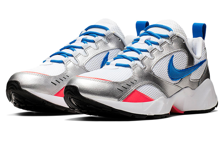 Lookbook Nike Air Heights Plata/Azul/Rosa AT4522-102