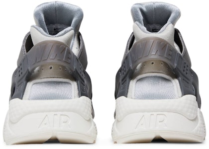 Nike Air Huarache 'Kelabu Asap Ringan' FB8988-001 Details for Nike Air Huarache 'Kelabu Asap Ringan' FB8988-001