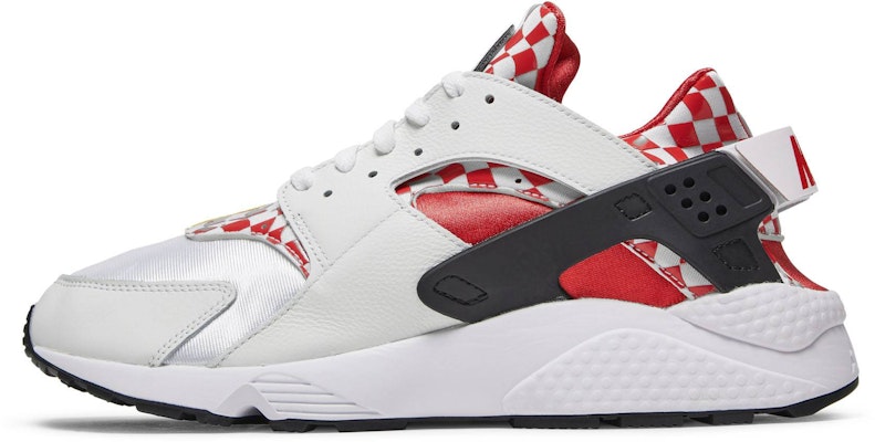 耐克Air Huarache '利物浦' DN5080-100 Lookbook 耐克Air Huarache '利物浦' DN5080-100