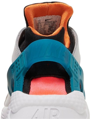 Nike Air Huarache 'Run NYC' DZ4859-001 Sizing Nike Air Huarache 'Run NYC' DZ4859-001