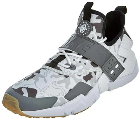Nike Air Huarache Drift ''Camo'' Sneakers AH7335-004 Lookbook Nike Air Huarache Drift ''Camo'' Sneakers AH7335-004