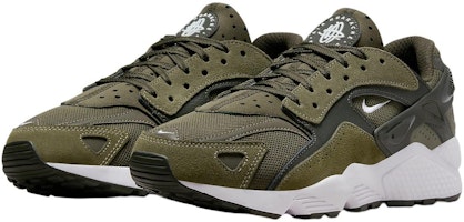 ナイキ エア ハラチ ランナー "カーゴカーキ" DZ3306-300 Lookbook ナイキ エア ハラチ ランナー "カーゴカーキ" DZ3306-300