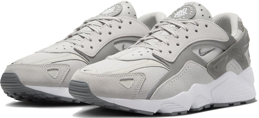 耐克Air Huarache跑鞋‘浅铁矿色’ DZ3306-004 Lookbook 耐克Air Huarache跑鞋‘浅铁矿色’ DZ3306-004