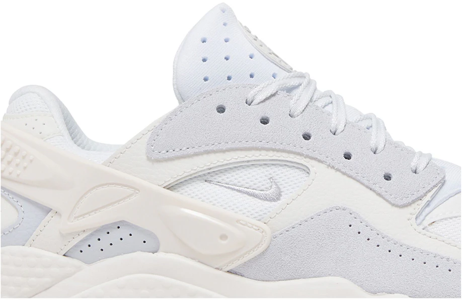 Nike Air Huarache Runner ''Pure Platinum'' Scarpe da Corsa DZ3306-100 Lookbook Nike Air Huarache Runner ''Pure Platinum'' Scarpe da Corsa DZ3306-100