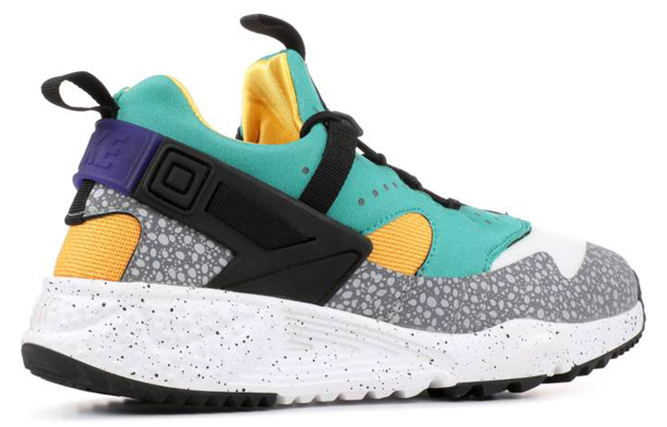 Lookbook Nike Air Huarache Utility 'Safari' Zapatillas 806979-103