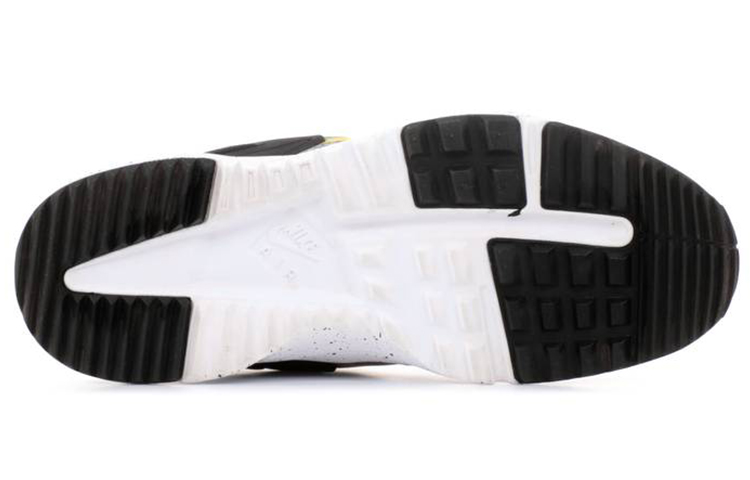 Shop Nike Air Huarache Utility 'Safari' Zapatillas 806979-103