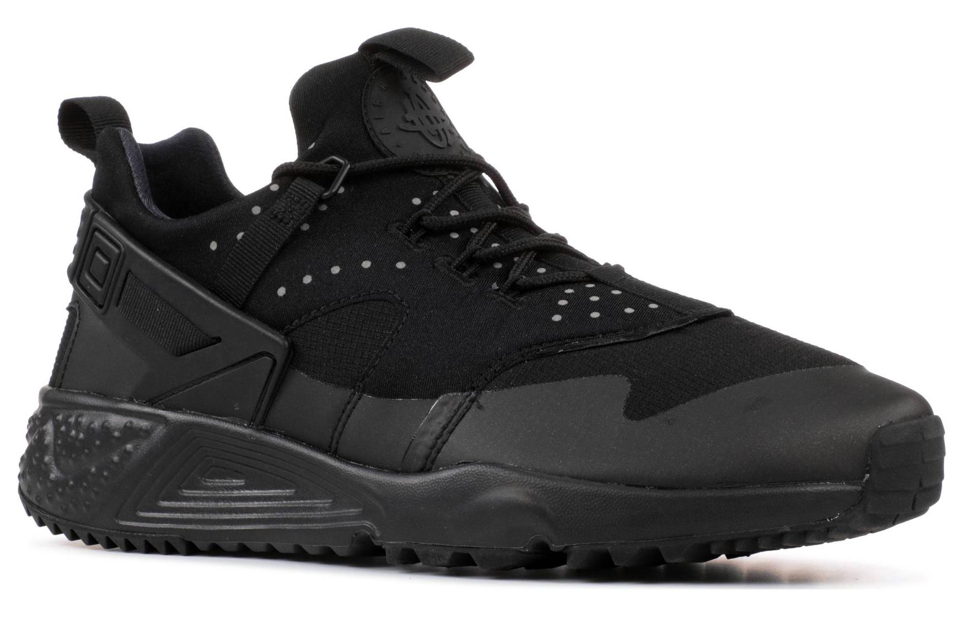 Lookbook Nike Air Huarache Utility 'Triple Black' zapatillas negras totales 806807-004