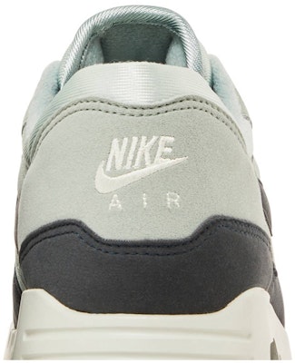 Nike Air Max 1 ’86 'Light Silver' FJ8314-002 Sizing Nike Air Max 1 ’86 'Light Silver' FJ8314-002