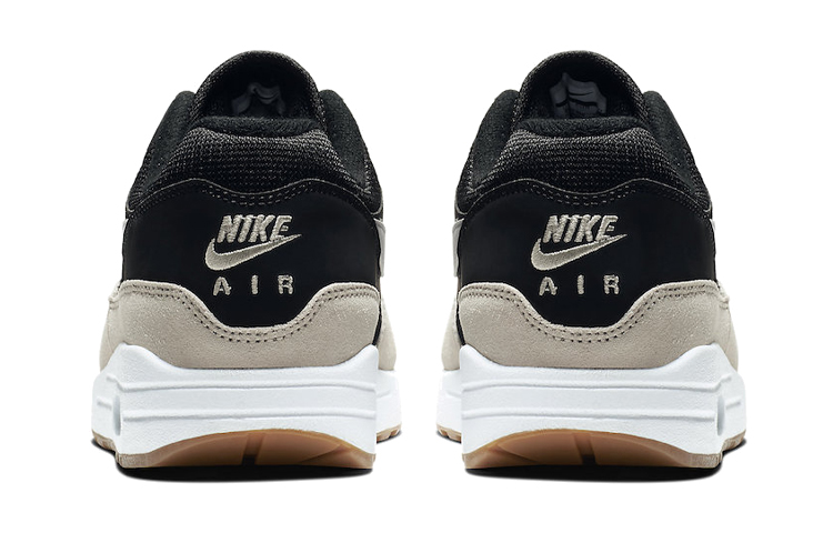 Shop 耐克 Air Max 1 黑/浅骨色/白色 AH8145-009