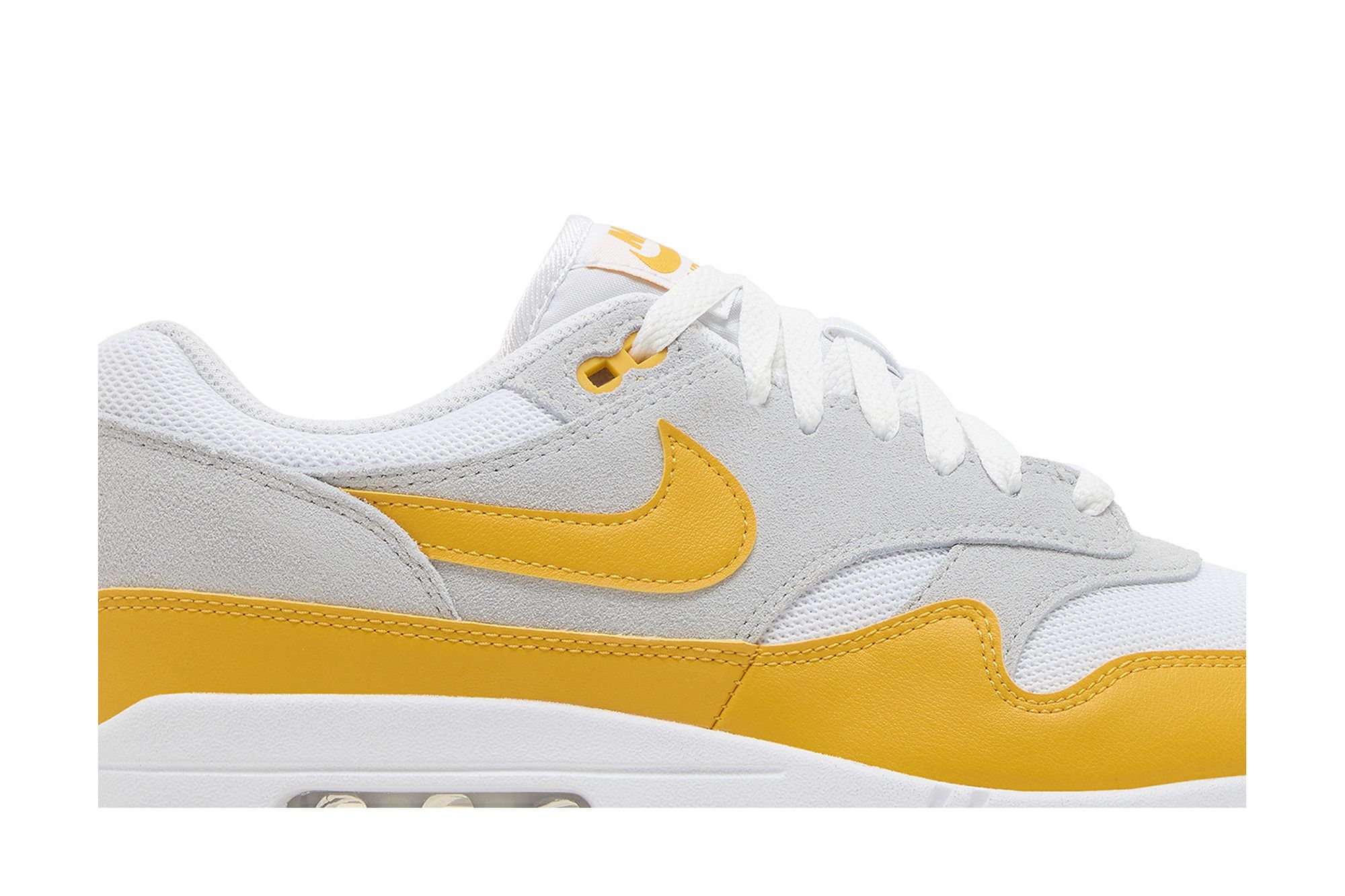 Lookbook Nike Air Max 1 Essential 'University Gold' FZ5808-100