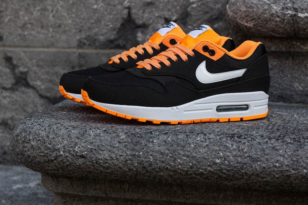 Buy 耐克Air Max 1高级版'毒液' 512033-018