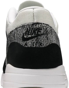 ナイキ エア マックス 1 ウルトラ フライニット 白黒 843384-100 Sizing ナイキ エア マックス 1 ウルトラ フライニット 白黒 843384-100