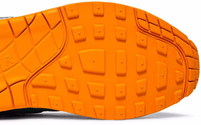 Nike Air Max 1 Unlocked By You 'Safari Suede' Sepatu Sneakers DO7414-XXX Purchase Nike Air Max 1 Unlocked By You 'Safari Suede' Sepatu Sneakers DO7414-XXX