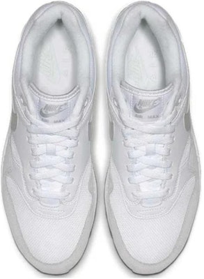 Nike Air Max 1 Putih 'Pure Platinum' AH8145-110 Lookbook Nike Air Max 1 Putih 'Pure Platinum' AH8145-110