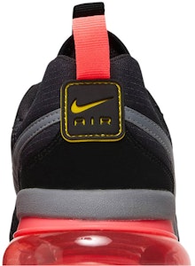 Nike Air Max 270 Futura 'Black Hot Punch' Sepatu Pria/Wanita AO1569-007 Sizing Nike Air Max 270 Futura 'Black Hot Punch' Sepatu Pria/Wanita AO1569-007