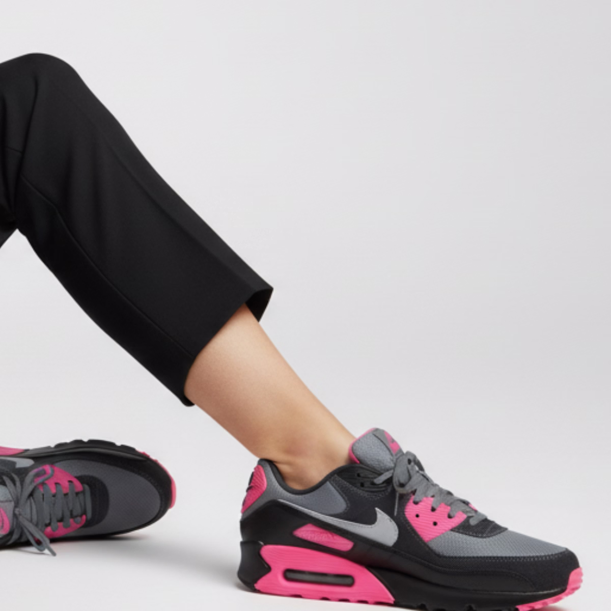 Nike Air Max 90 'Black Grey Hyper Pink'