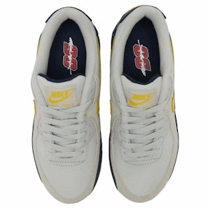 Nike Air Max 90「中性色灰巡遊黃」 IF0670-001 Lookbook Nike Air Max 90「中性色灰巡遊黃」 IF0670-001