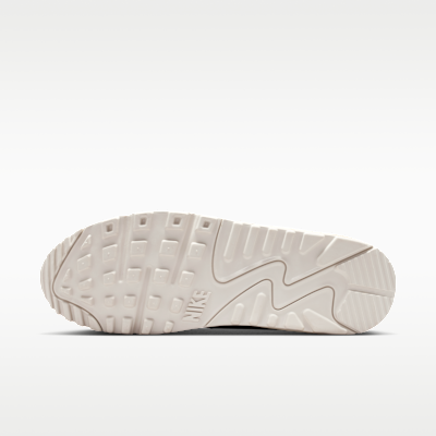 Lookbook Nike Air Max 90 Coconut Milk/Region Pine/Light All Wood Brown/Deep Royal Blue IR1950-100