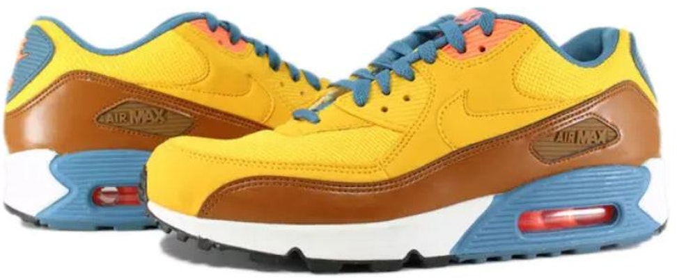 나이키 에어맥스 90 에센셜 "유니버시티 골드 코냑" 537384-700 Lookbook 나이키 에어맥스 90 에센셜 "유니버시티 골드 코냑" 537384-700