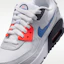 Sizing (JR) Nike Air Max 90 SE 白/光塵灰/亮紅/皇室藍 IR3589-100