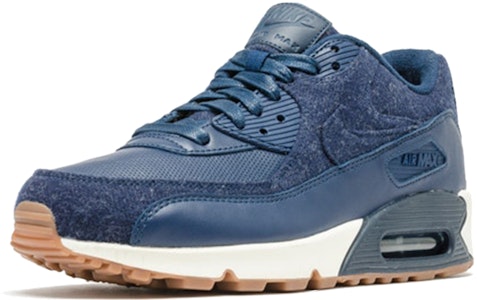 Nike Air Max 90 Ultra 2.0 Low 'Biru Tua' 700155-401 Lookbook Nike Air Max 90 Ultra 2.0 Low 'Biru Tua' 700155-401