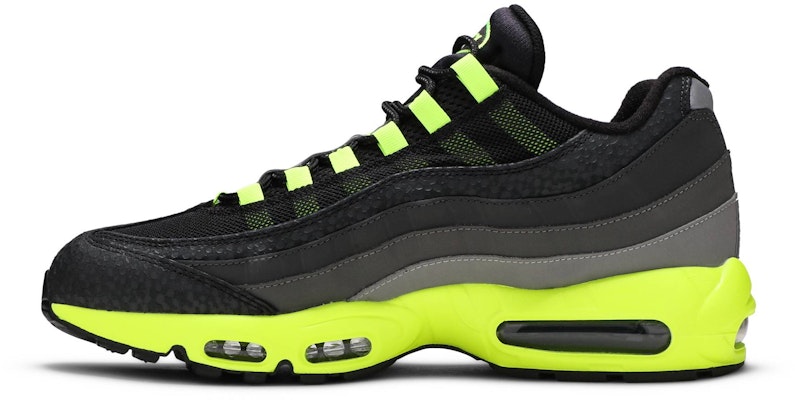 エアマックス95 "キス・マイ・エア" DJ4627-001 Lookbook エアマックス95 "キス・マイ・エア" DJ4627-001